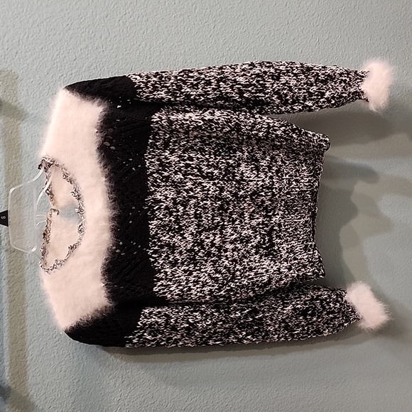 Hand Knit Sweater - Picture 1 of 8